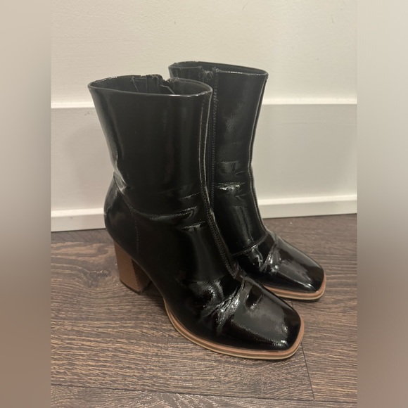 Vero Moda Boot
BLACK PATENT - Picture 6 of 7